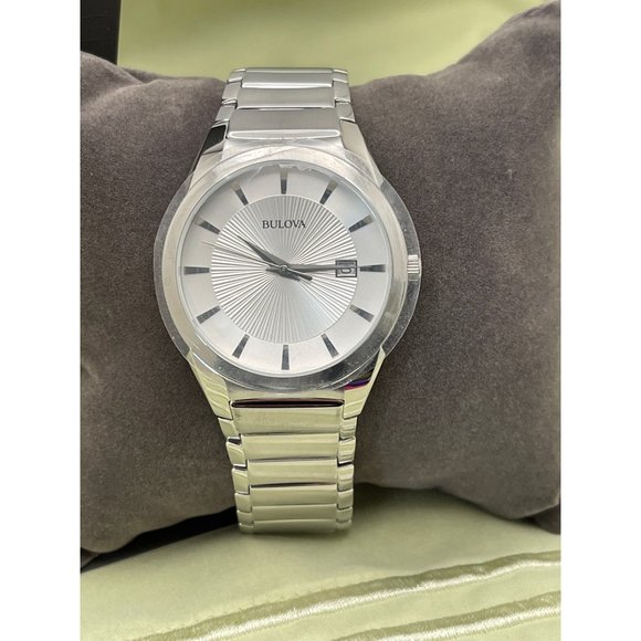 Bulova Mens Silver Tone Stainless Steel Classic Quartz Men's Watch - Picture 3 of 12